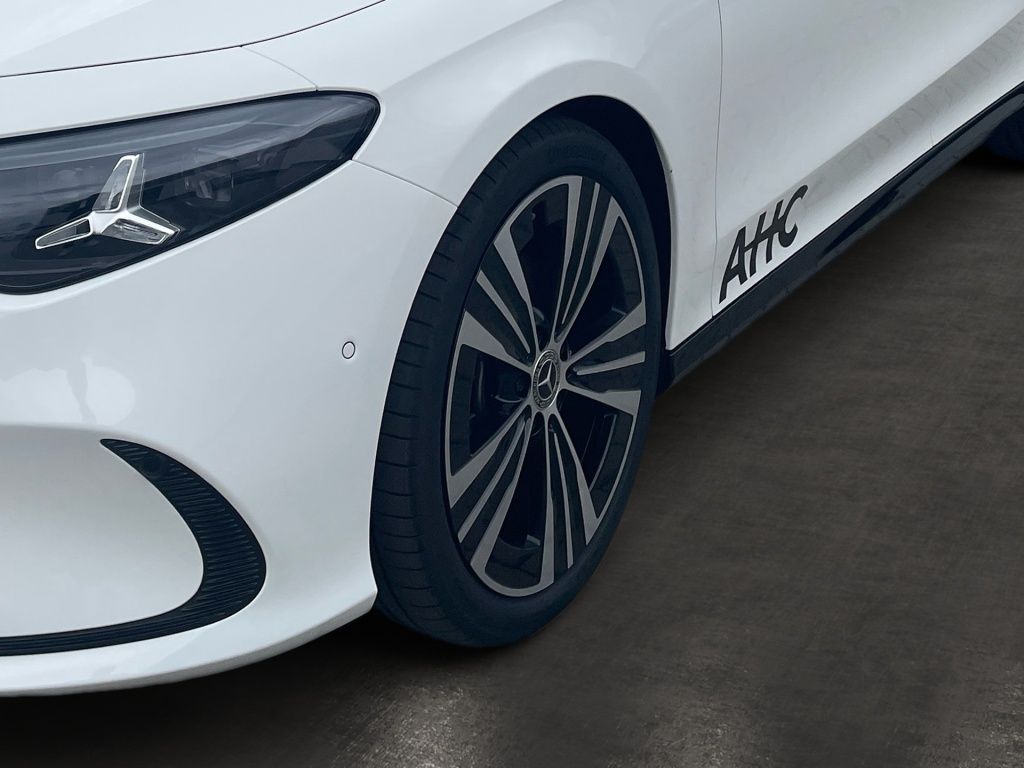 Fahrzeugabbildung Mercedes-Benz CLA 180 +PROGRESSIVE+NIGHT+AHK+MULTIBEAM+KEYLESS