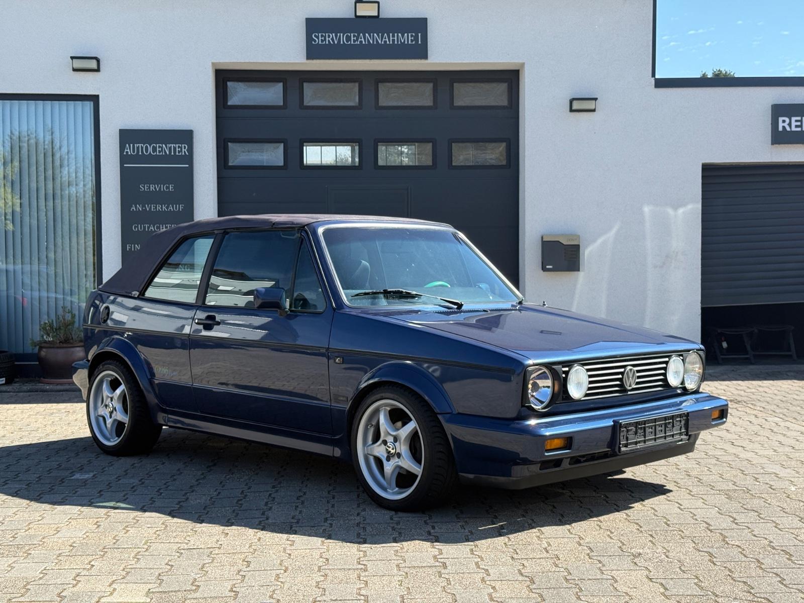 Volkswagen Golf Young Line