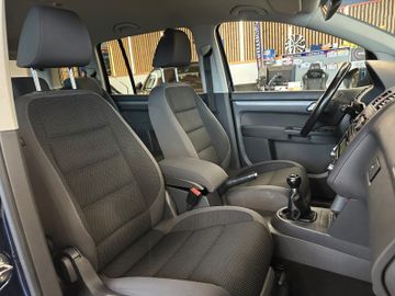 MYAUTOCENTER – Gebraucht- und Jahreswagen mit Werkstattservice in Pfaffenhofen Volkswagen Touran Comfortline *7-SITZER*2-ZONEN*TEMPO*
