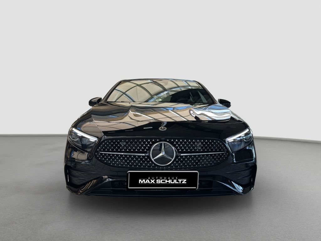 Fahrzeugabbildung Mercedes-Benz A 200 AMG Line AMG*Night*Navi*PDC*ParkAss*RFK