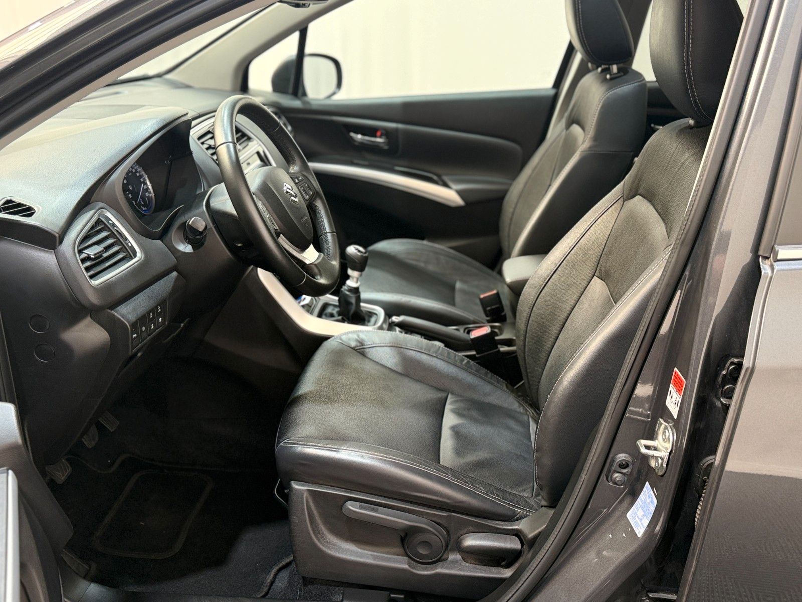 Fahrzeugabbildung Suzuki SX4 S-Cross Comfort+ 4x4 / 1. Hand / Navi / RFK