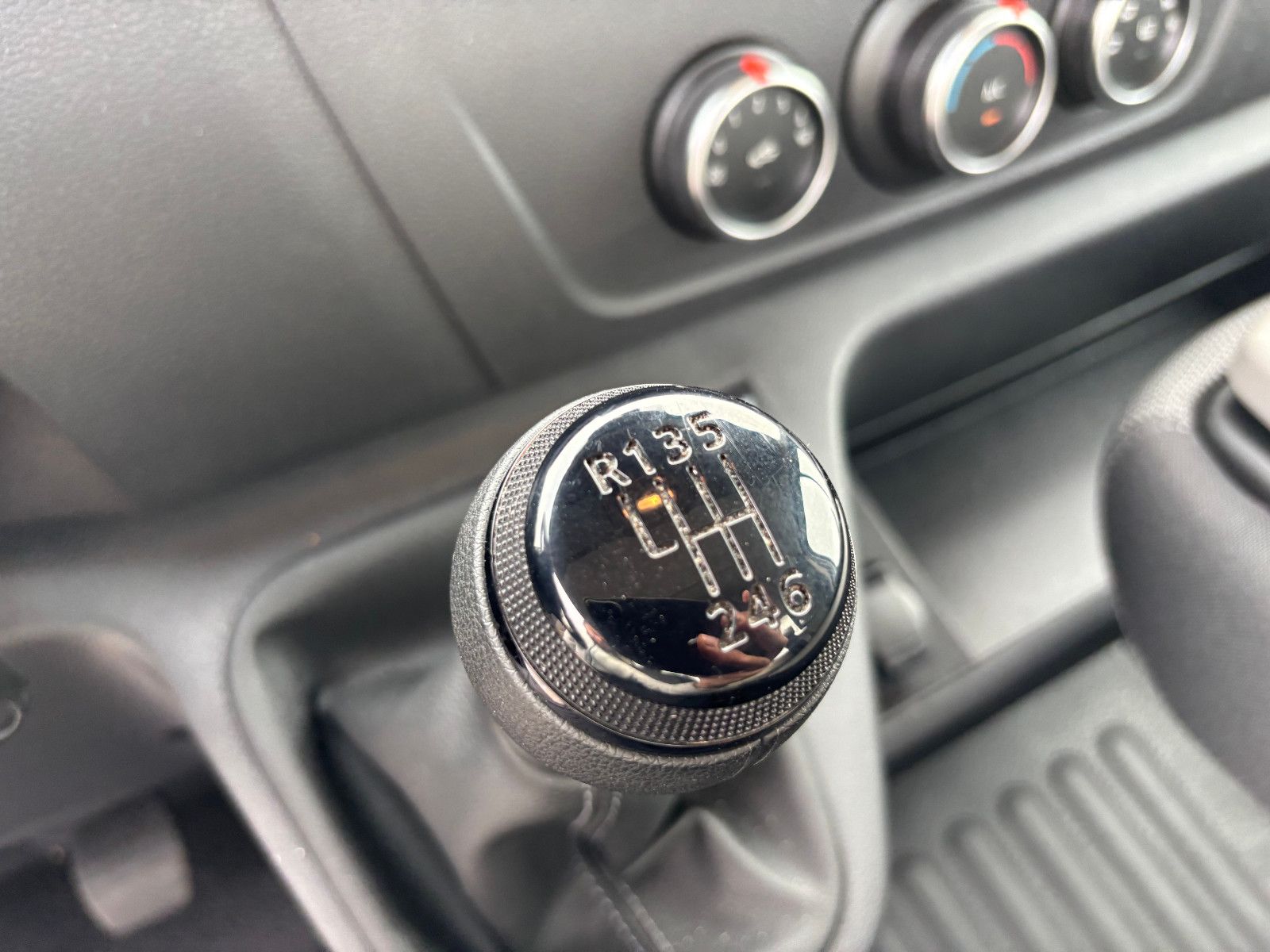 Fahrzeugabbildung Renault MASTER Abschleppwagen AHK 3,5t Klima Tempomat