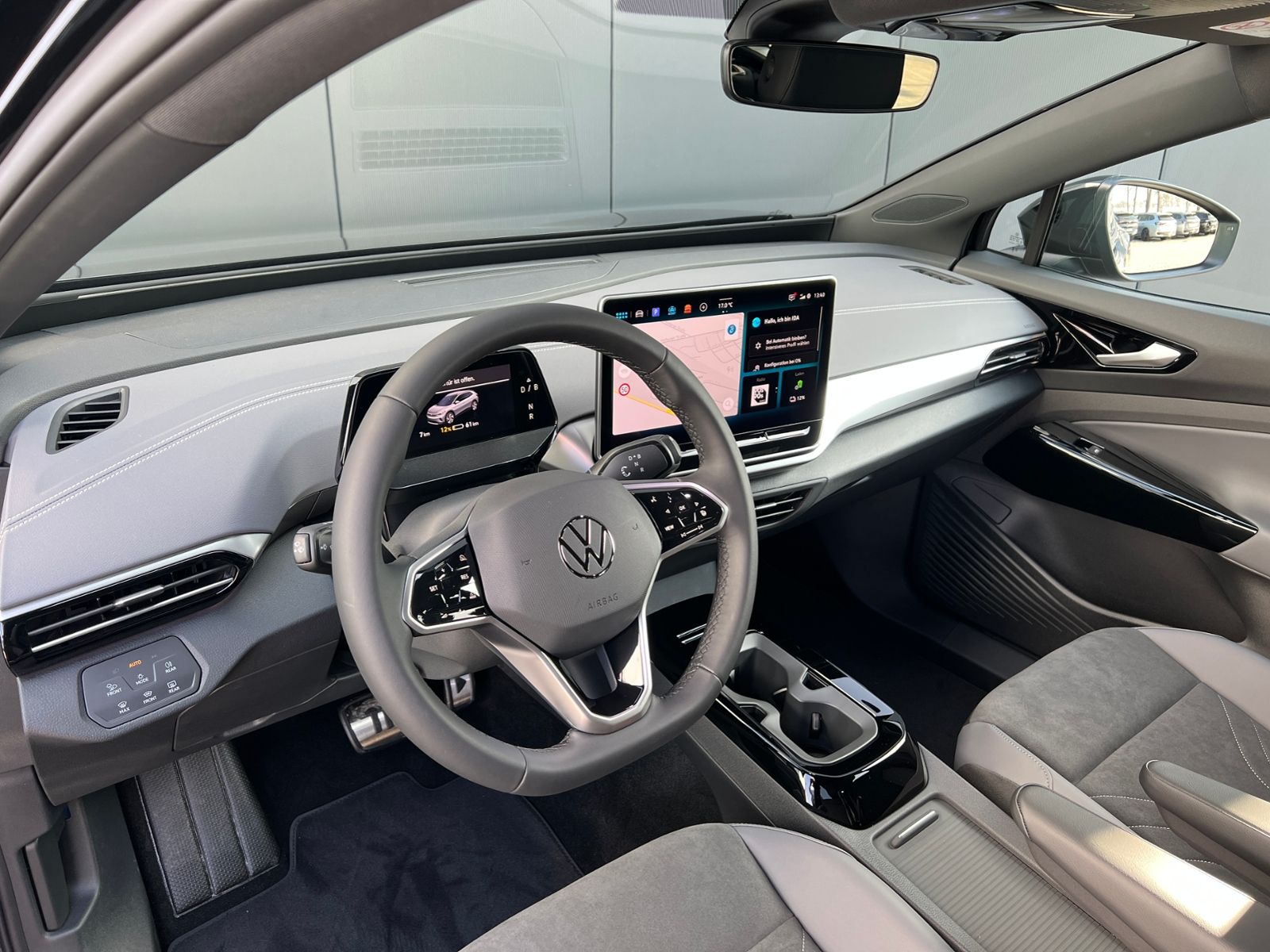Fahrzeugabbildung Volkswagen ID.4 Pro 210 kW *Infotainment-Paket, Design-Pake
