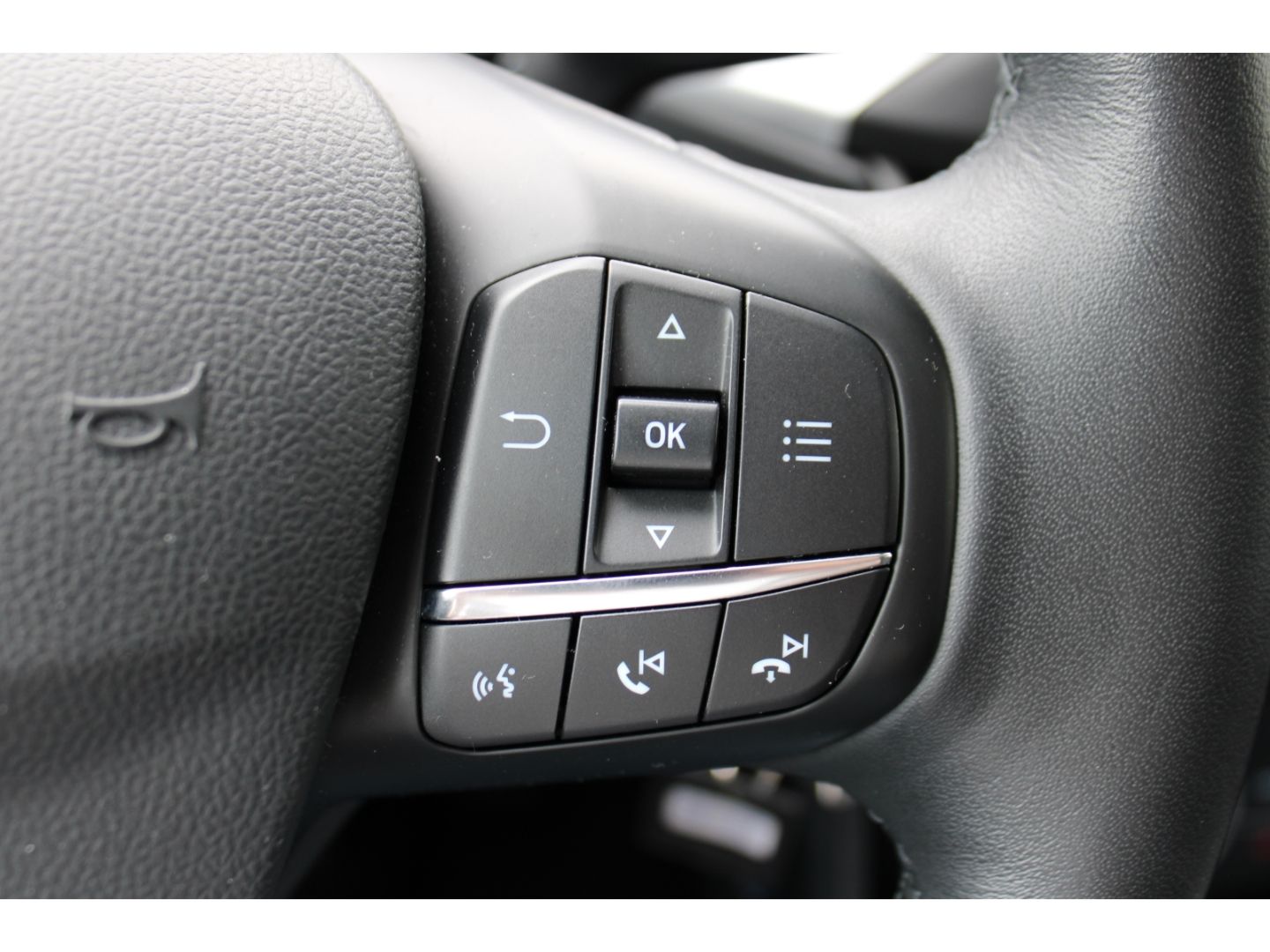 FORD Focus Turnier Cool&Connect 1.0 EcoBoost Navi AHK - Image 18