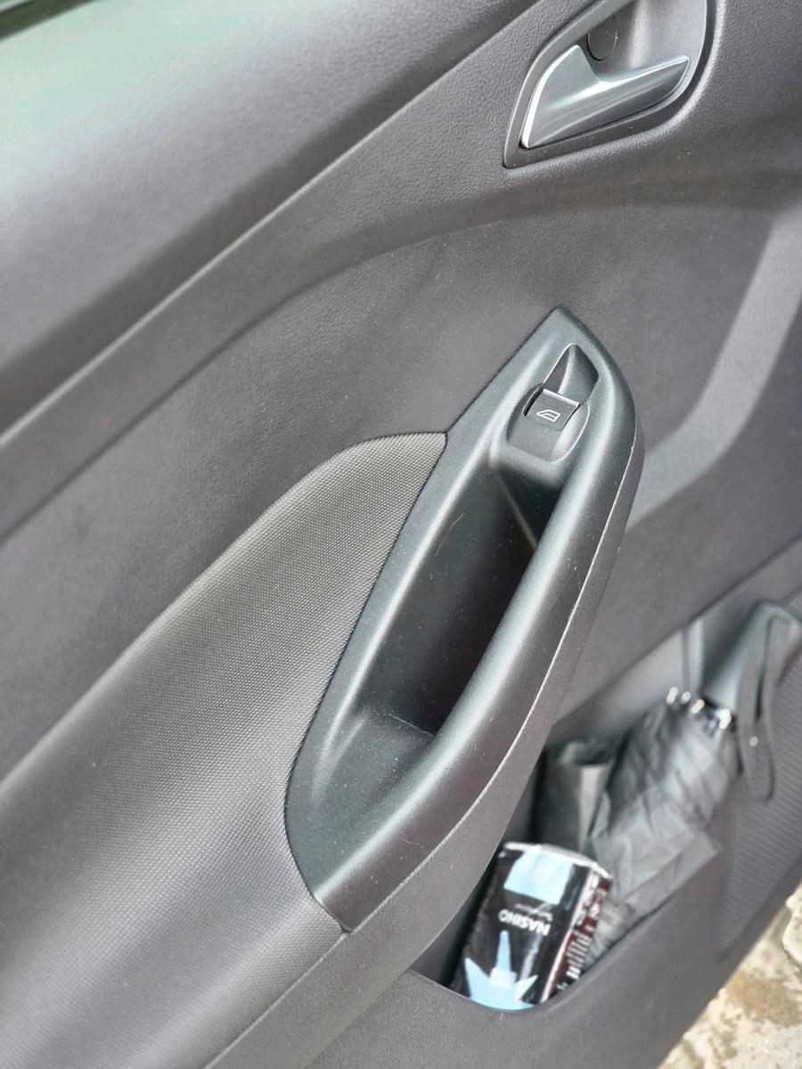 Ford Focus 2012 — photo 11