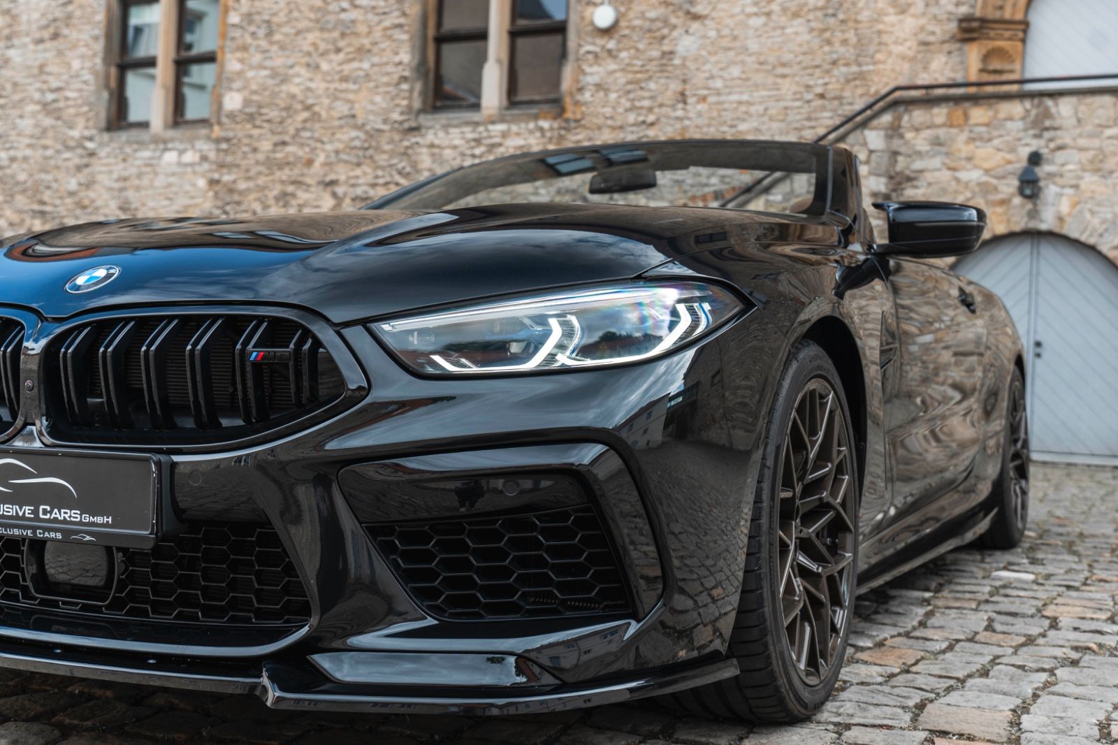 Fahrzeugabbildung BMW M8 Cabrio Competition LASERLICHT HUD H&K 360° M