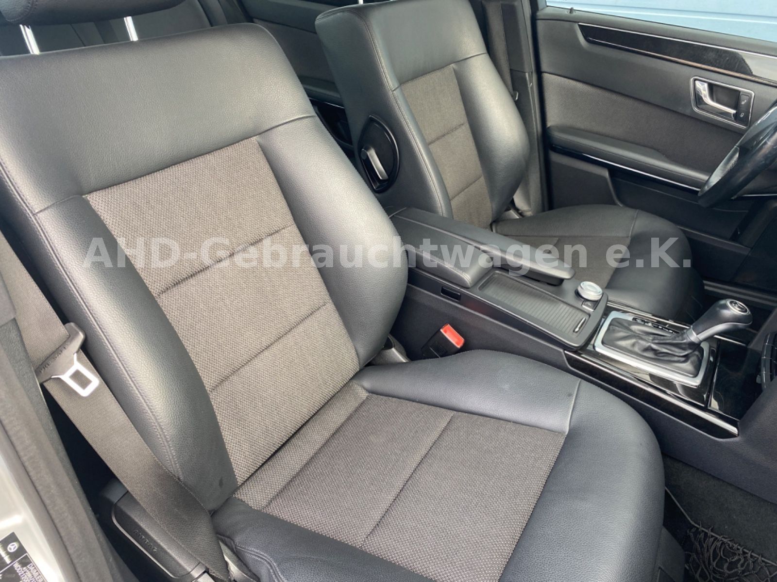 Fahrzeugabbildung Mercedes-Benz E 220 CDI BlueEfficiency  Avantgarde