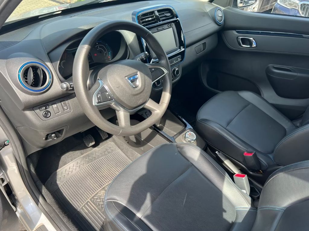 DACIA Spring Electric Comfort NAVI,KLIMA,BATTERIE 96% DACIA Spring Electric Comfort NAVI,KLIMA,BATTERIE 96%