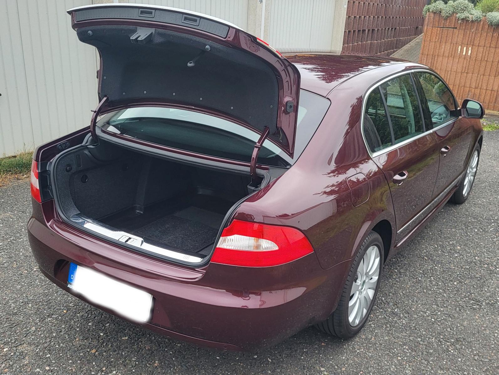 Skoda Superb 1.8 TSI Elegance, 60.000 km, Garagenwagen
