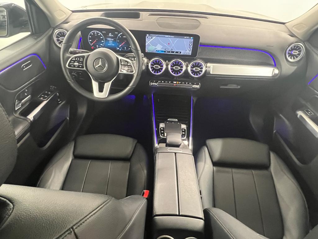 Mercedes-Benz GLB 220