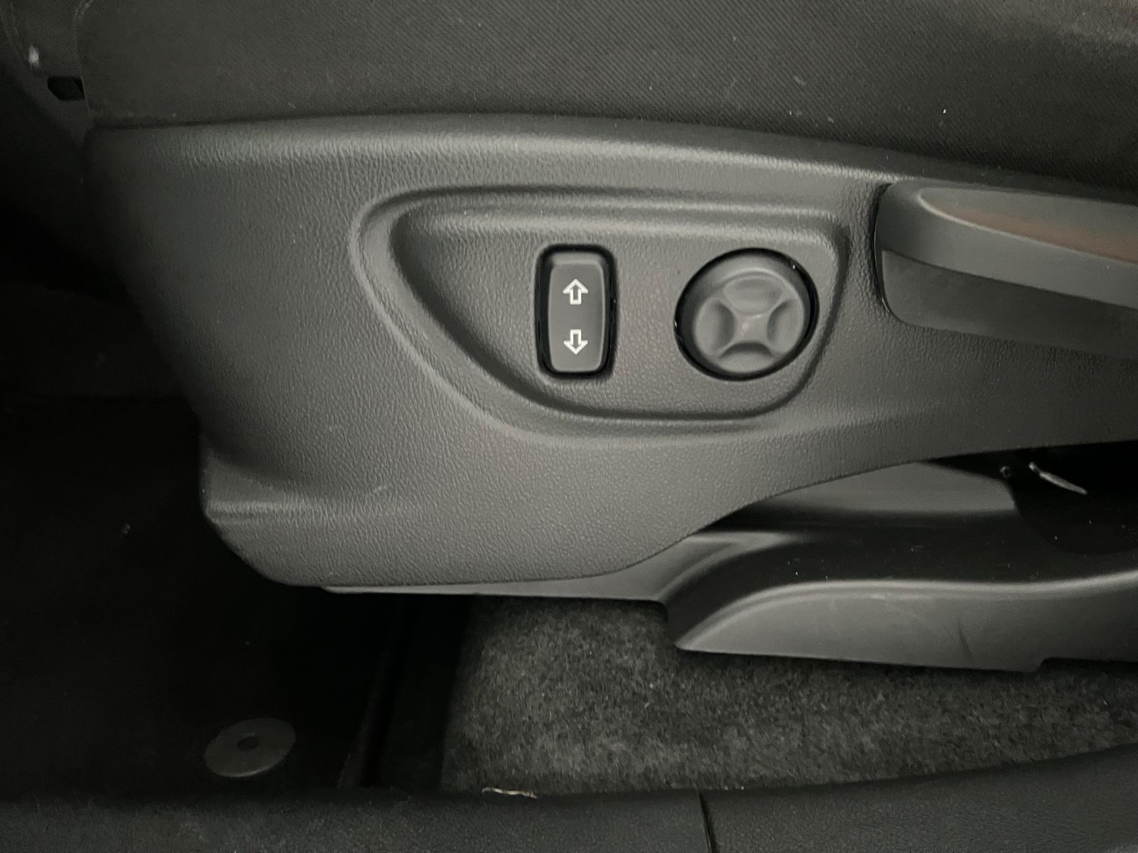Fahrzeugabbildung Opel Mokka Edition ecoFlex * FAHRRADTRÄGER*SITZHEIZ*