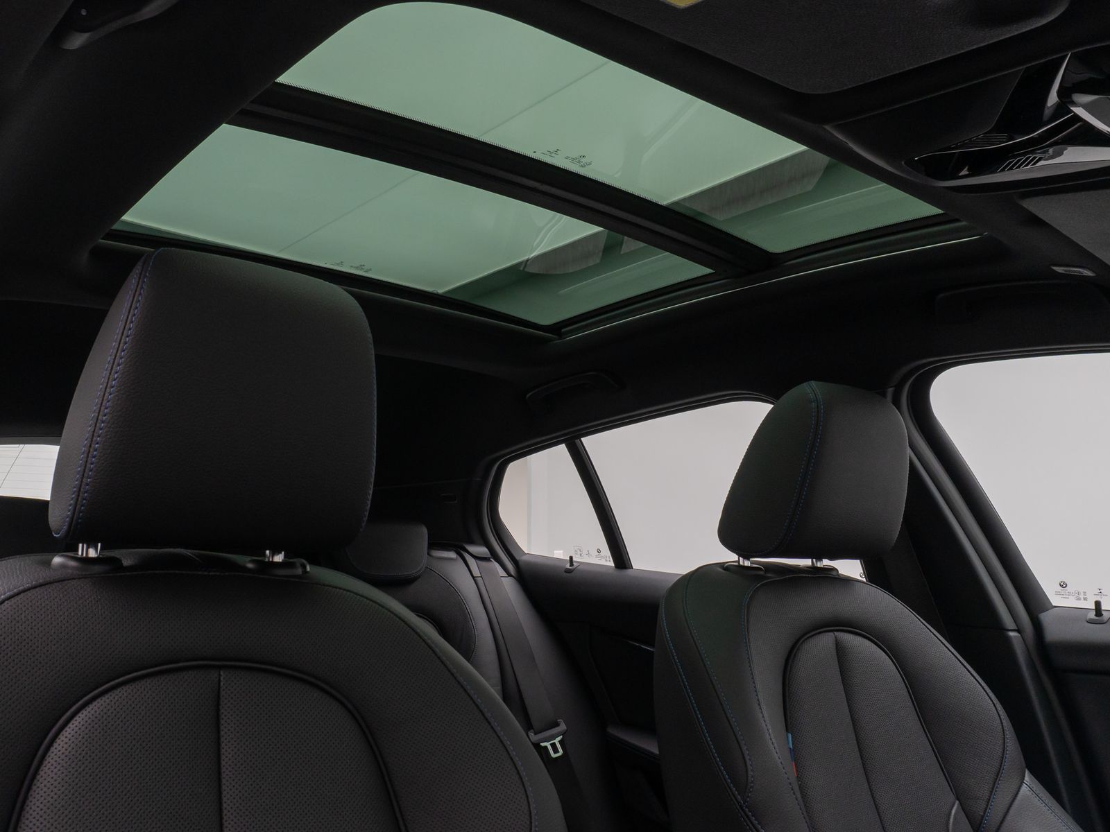 Fahrzeugabbildung BMW 118i M Sport DAB Panorama HiFi Adapt.LED Leder