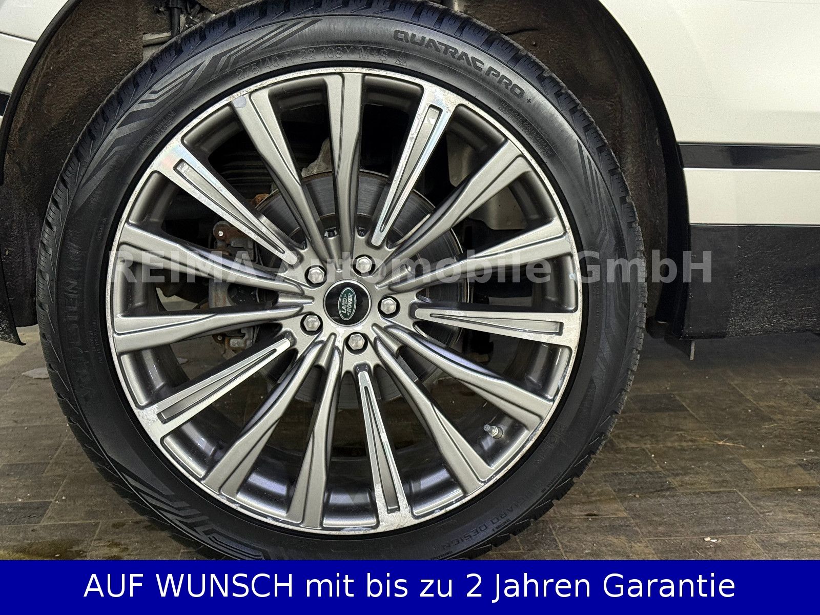 Fahrzeugabbildung Land Rover Range Rover Velar 3,0i R-Dynamic AWD, Pano