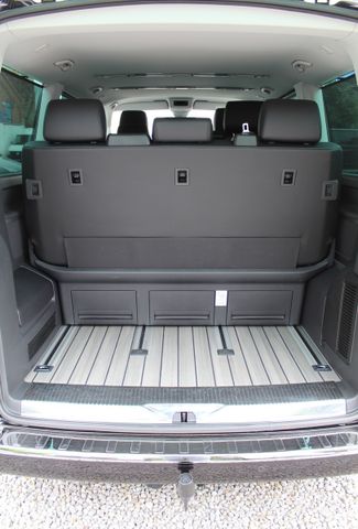 Volkswagen T6.1 Multivan Generation SIX 150PS DSG AHK Stand