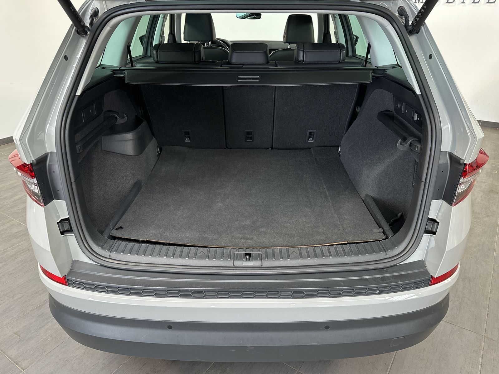 Fahrzeugabbildung SKODA Kodiaq 2.0 TDI DSG Ambition NAV+MATRIX+PANO+AHK