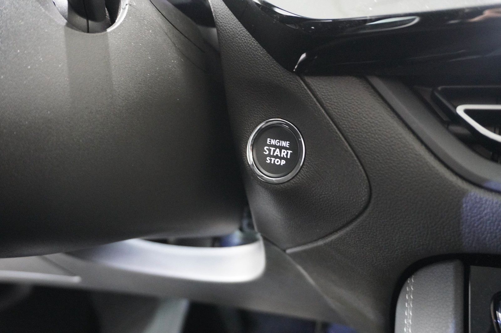 Fahrzeugabbildung Opel Grandland (X) 1.6T EDITION HYBRID NAVI/LED/VIRT.