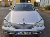 Mercedes-Benz 220 CDI Elegance - Mercedes-Benz 220: Elegance