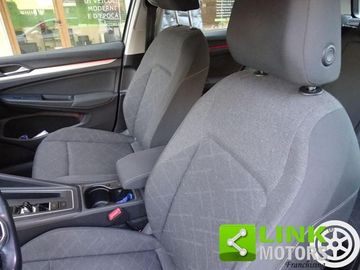 Volkswagen Golf - 8