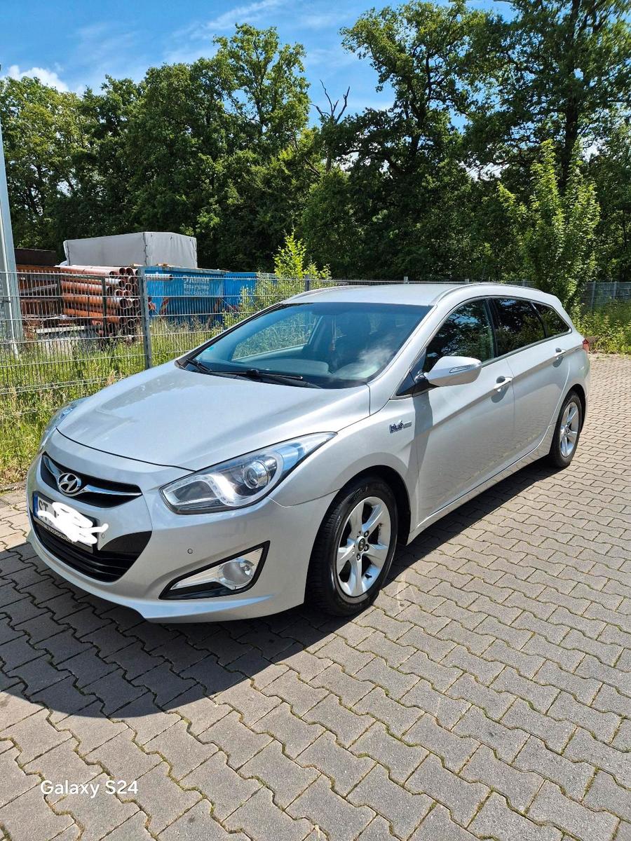 Hyundai i40 2013 — rear view