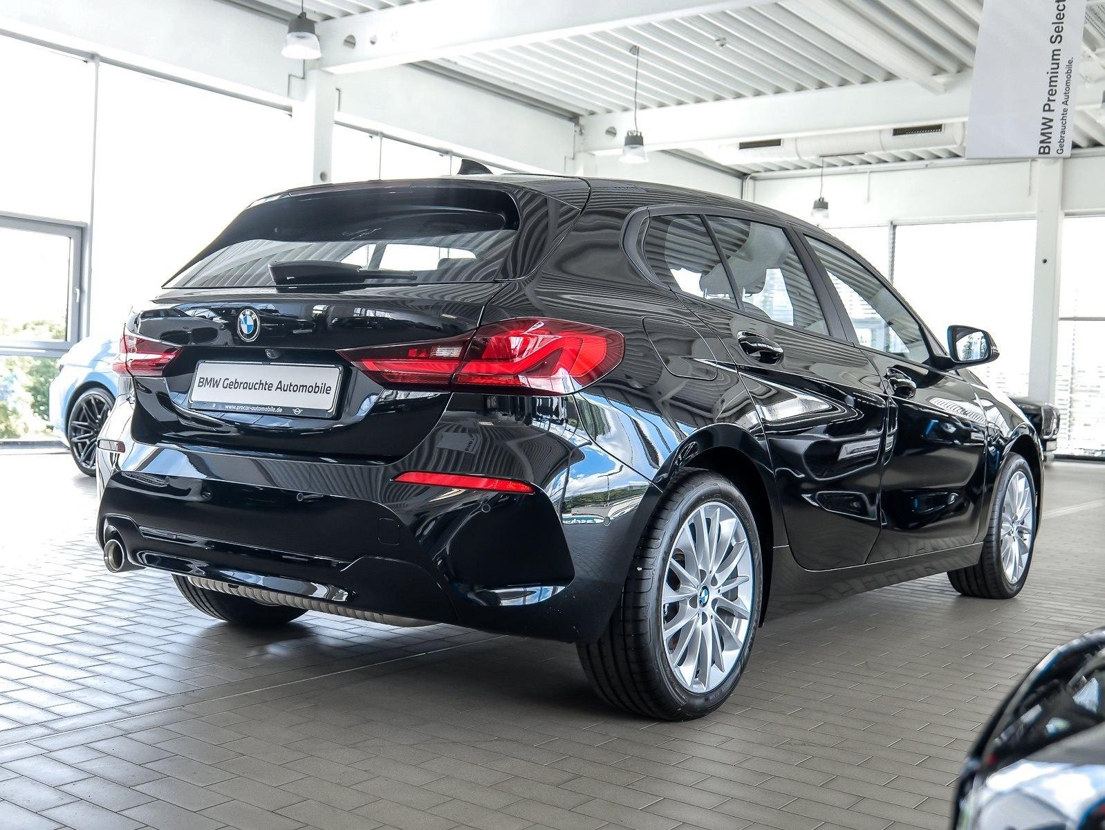 BMW 118i Aut. Advantage Anhängk. Kamera 17 Zoll