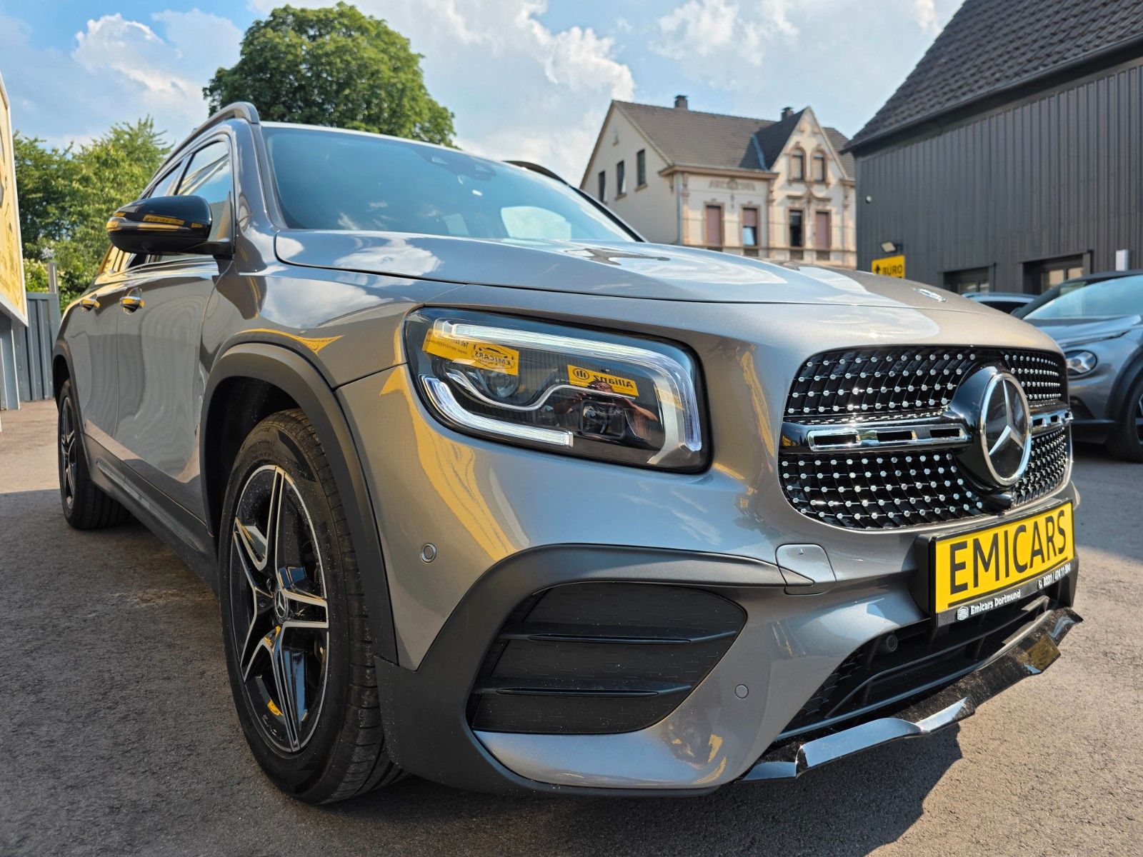 Mercedes-Benz GLB 220 D 4MATIC AMG LINE NIGHT PAKET 7 SITZER imagem 3