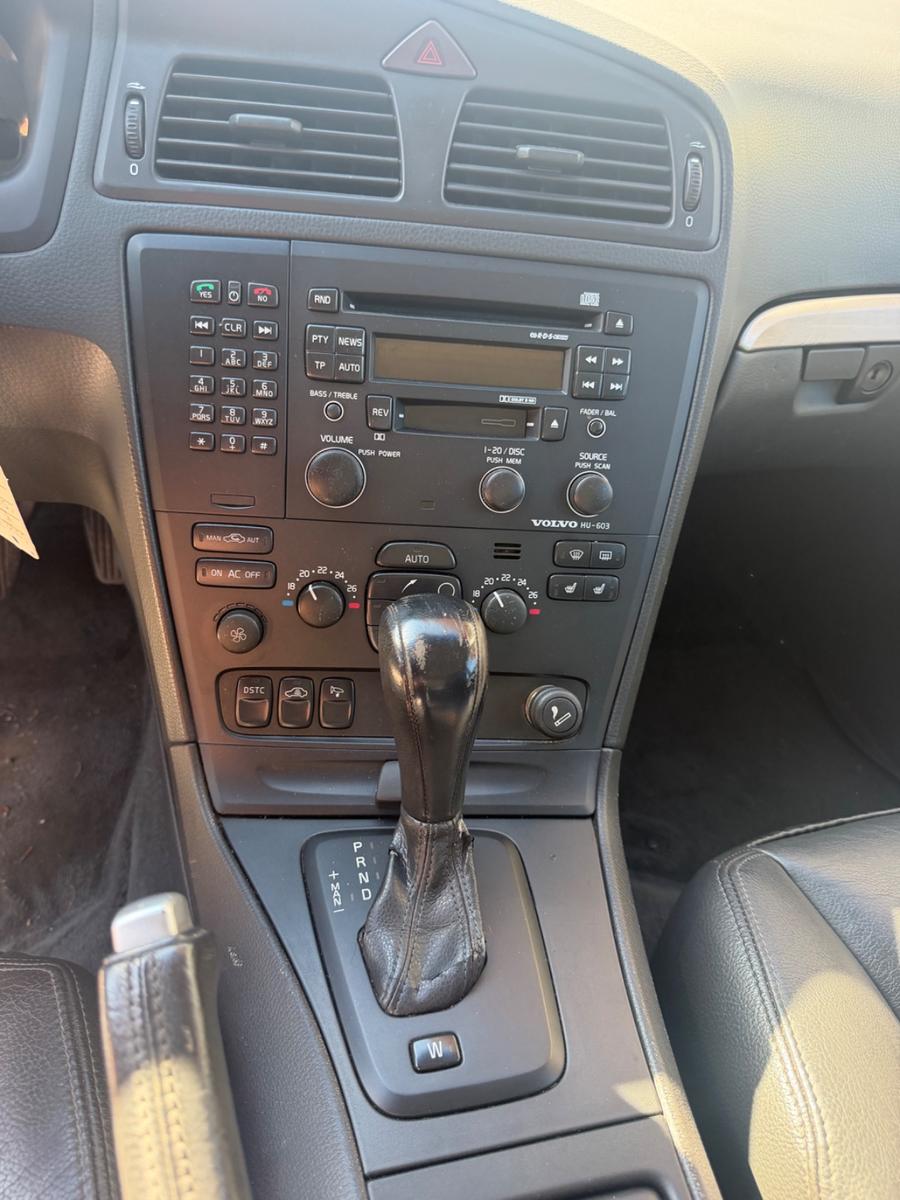Volvo V70 2004 — photo 8