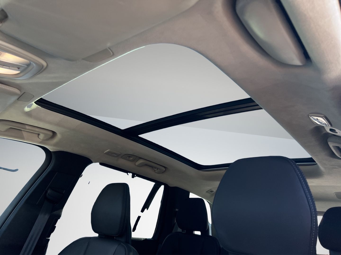 Volvo XC90 Ultra Dark Recharge Plug-In AWD 7-Sitzer foto 14