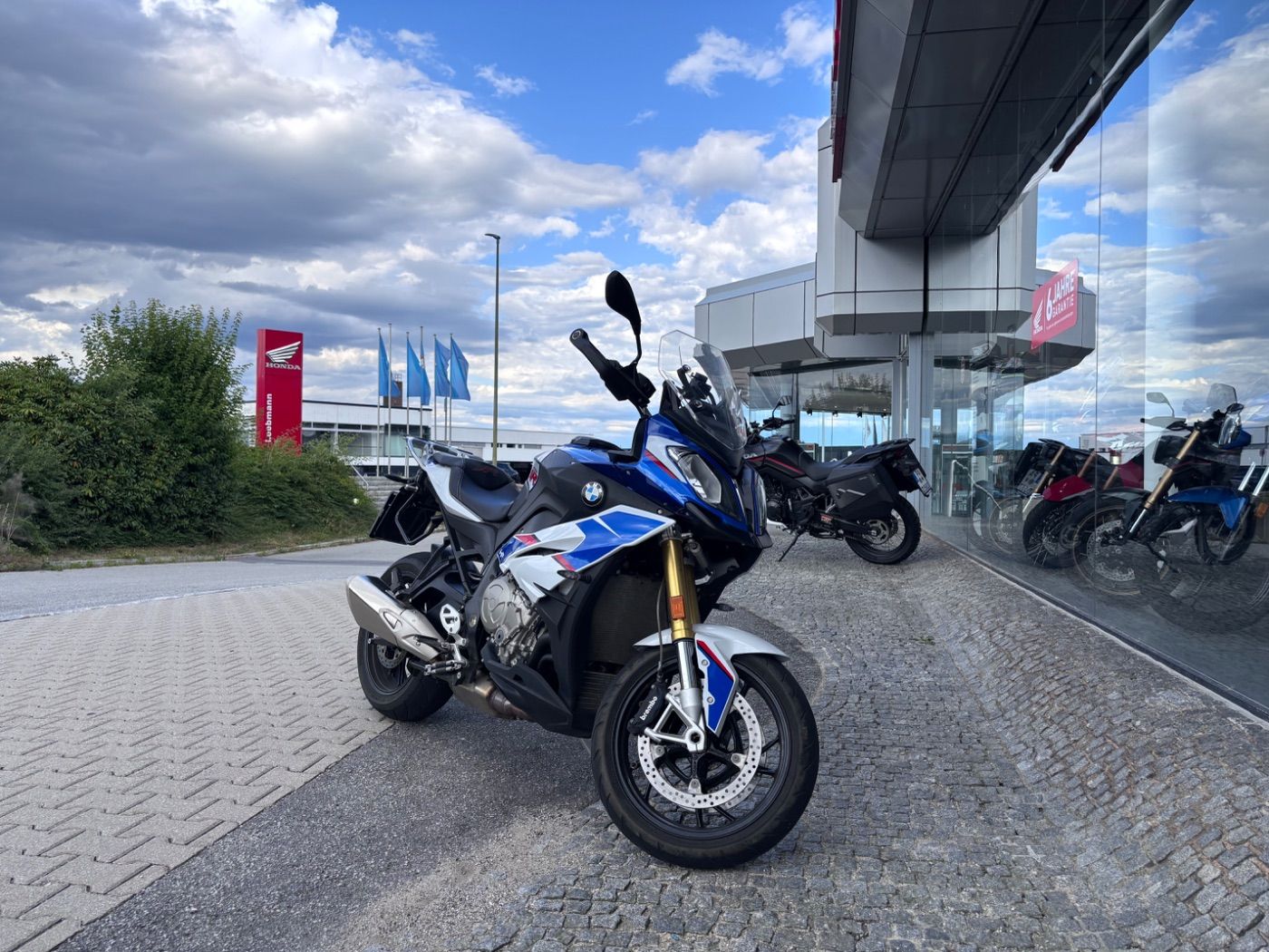 Fahrzeugabbildung BMW S 1000 XR K49 2 Pakete
