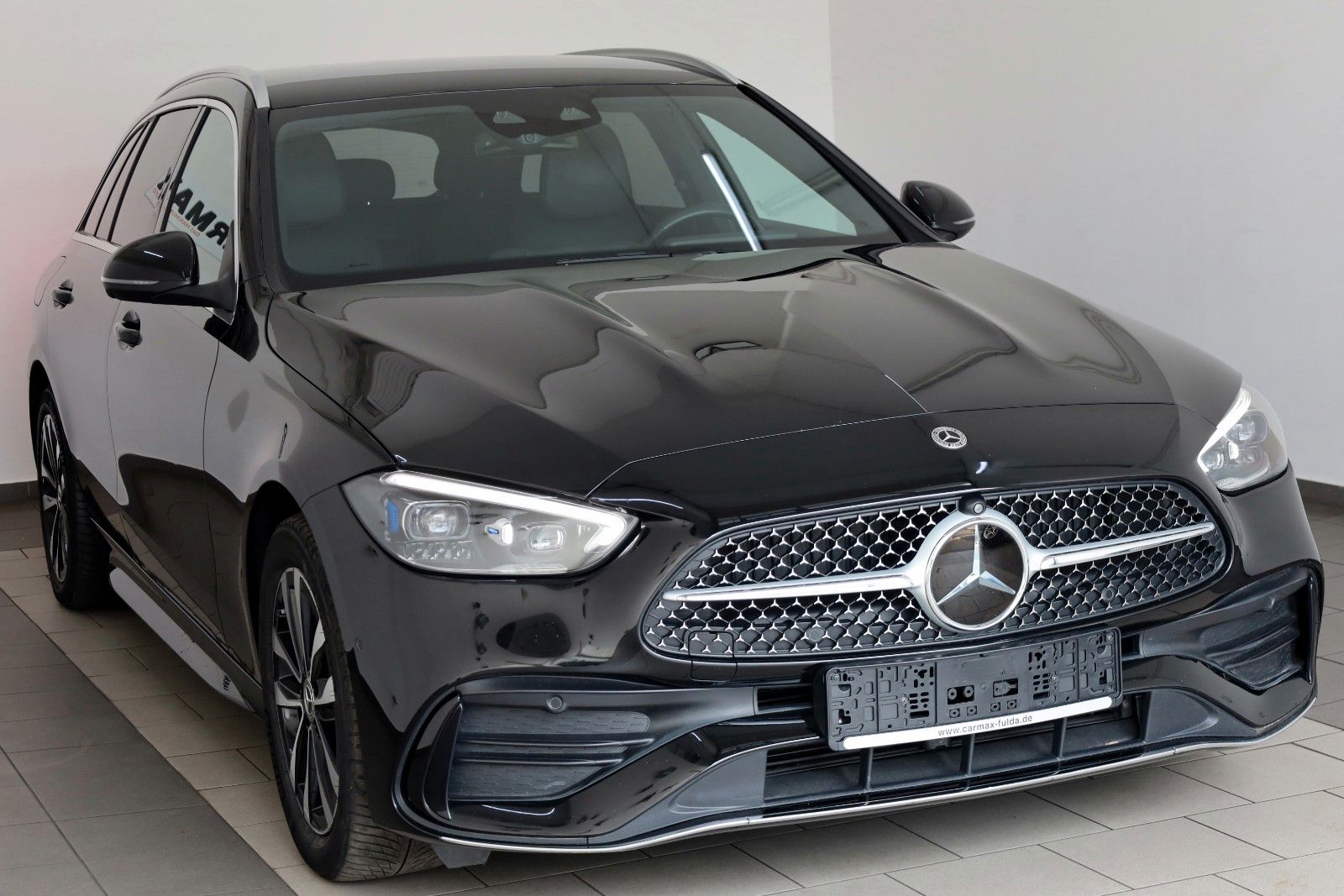 Fahrzeugabbildung Mercedes-Benz C 300e T AMG Line Leder,Navi,LED,HUD,SH,Park Pak