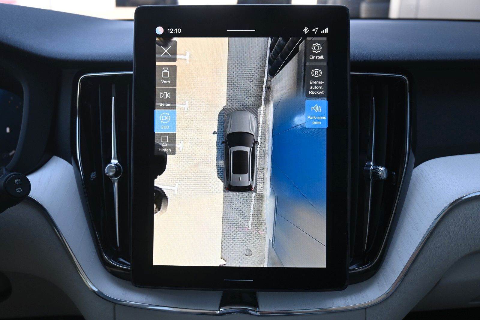 Fahrzeugabbildung Volvo XC60 B5 B AWD Plus Dark*FSHZG*PANO*360°*ACC