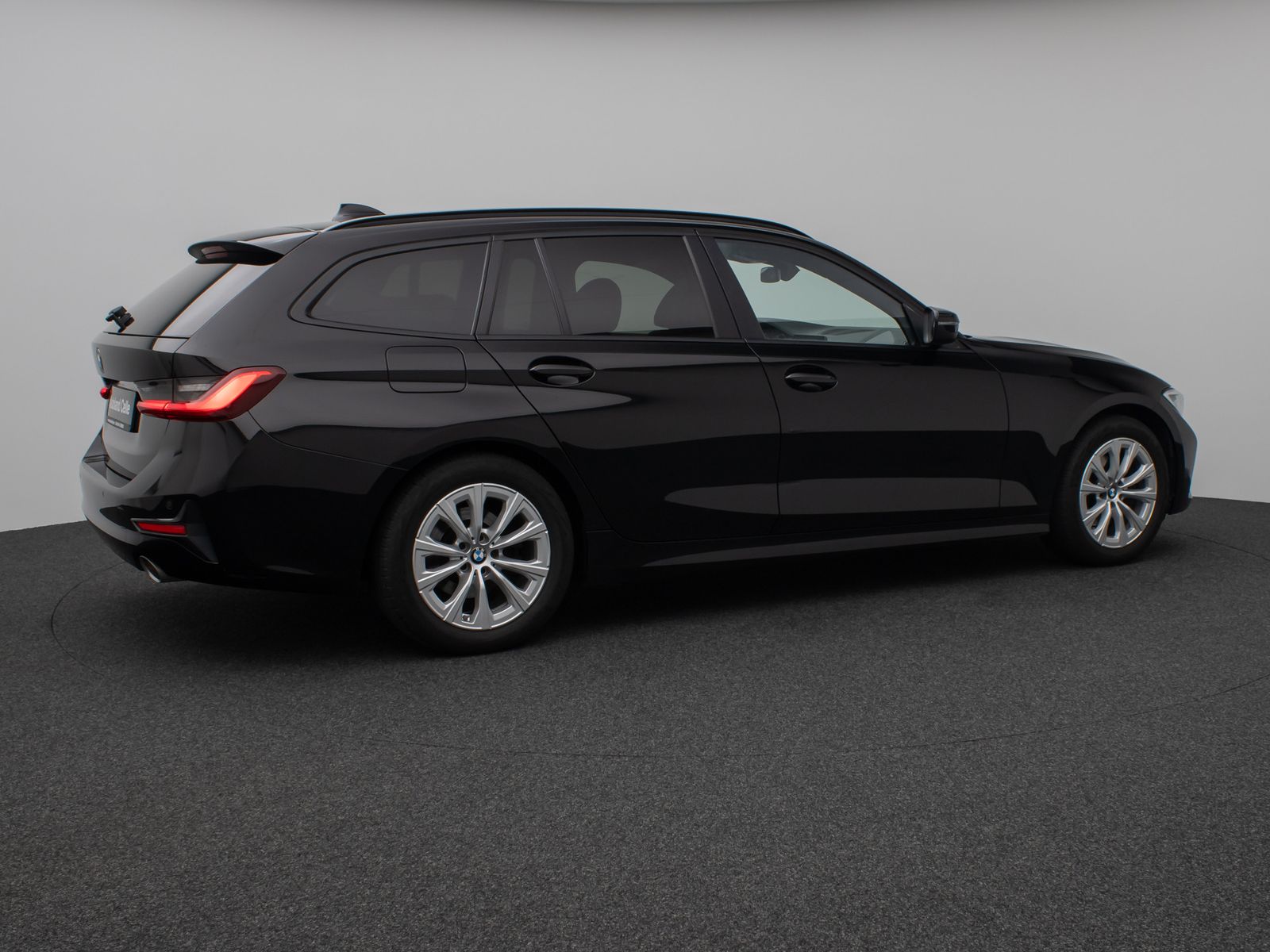 Fahrzeugabbildung BMW 320d Panorama HiFi PDC LED Geschwindigkeitsreg