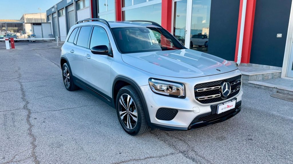 Image of Mercedes-Benz GLB 200