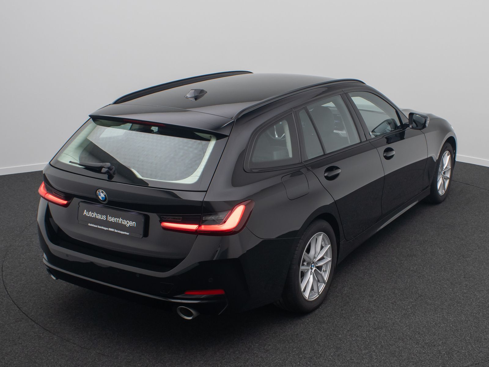 Fahrzeugabbildung BMW 320i GeschwindigReg AHK DAB Sportsitz Teilleder