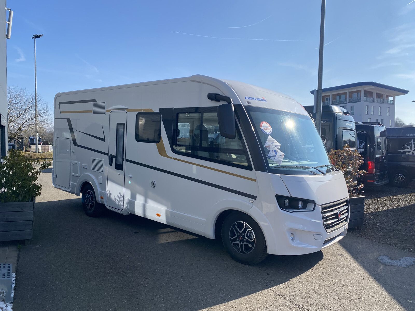 Fahrzeugabbildung Eura Mobil Integra Line IL 695 LF Mondial Plus, Autom.