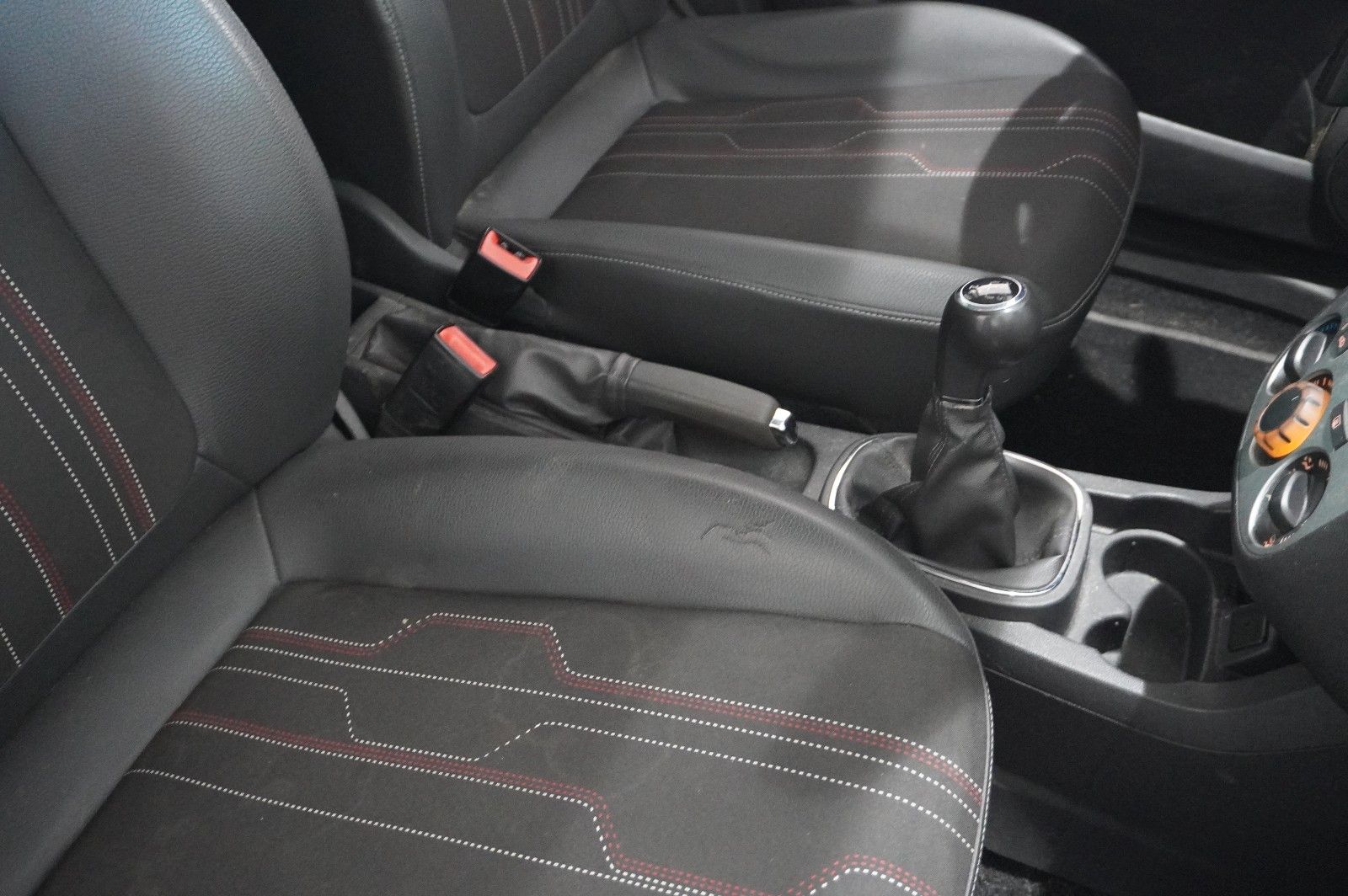 Fahrzeugabbildung Opel Corsa D 1.4 TÜR 150 JAHRE KLIMA/SHZ/TEMP./SPORT