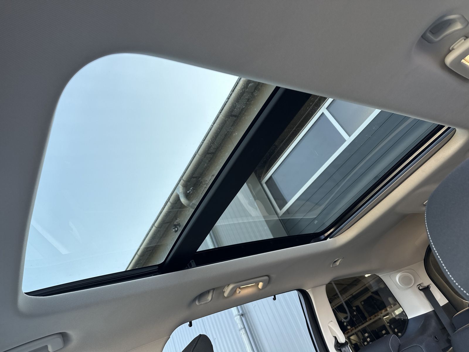 Fahrzeugabbildung Ford Galaxy 2.0 EB Aut. Titanium 7Sitzer NAV+LED+PANO