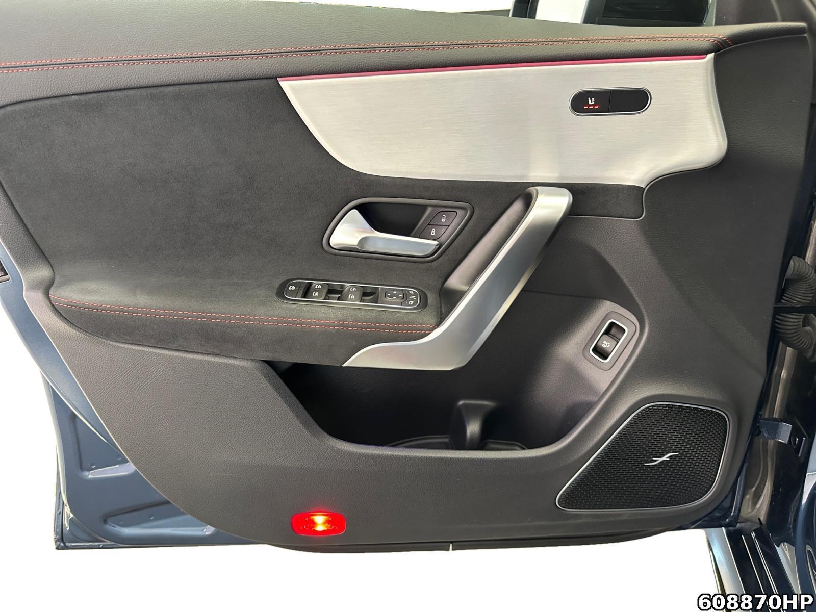 Mercedes-Benz CLA 35 AMG SB 4M Night MULTIBEAM DISTRONIC Pano