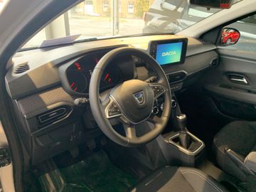 Fahrzeugabbildung Dacia Jogger TCe 110 Comfort 7-Sitzer