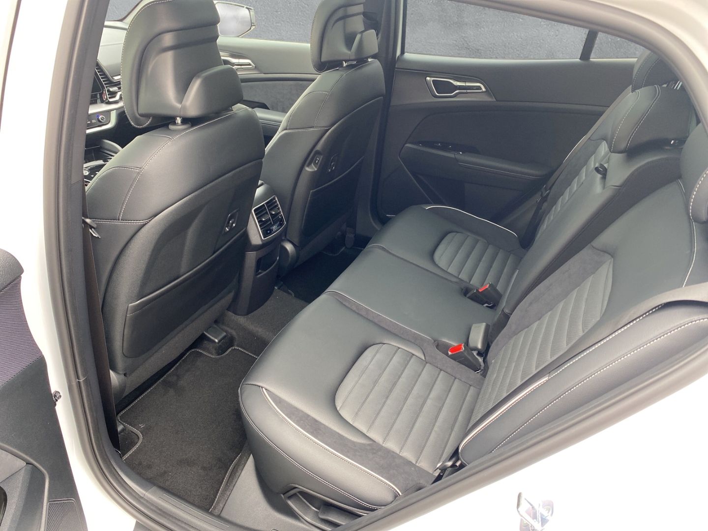 Fahrzeugabbildung Kia Sportage GT-LINE 4WD 1.6 T-GDI MILD-HYBRID *SOUN