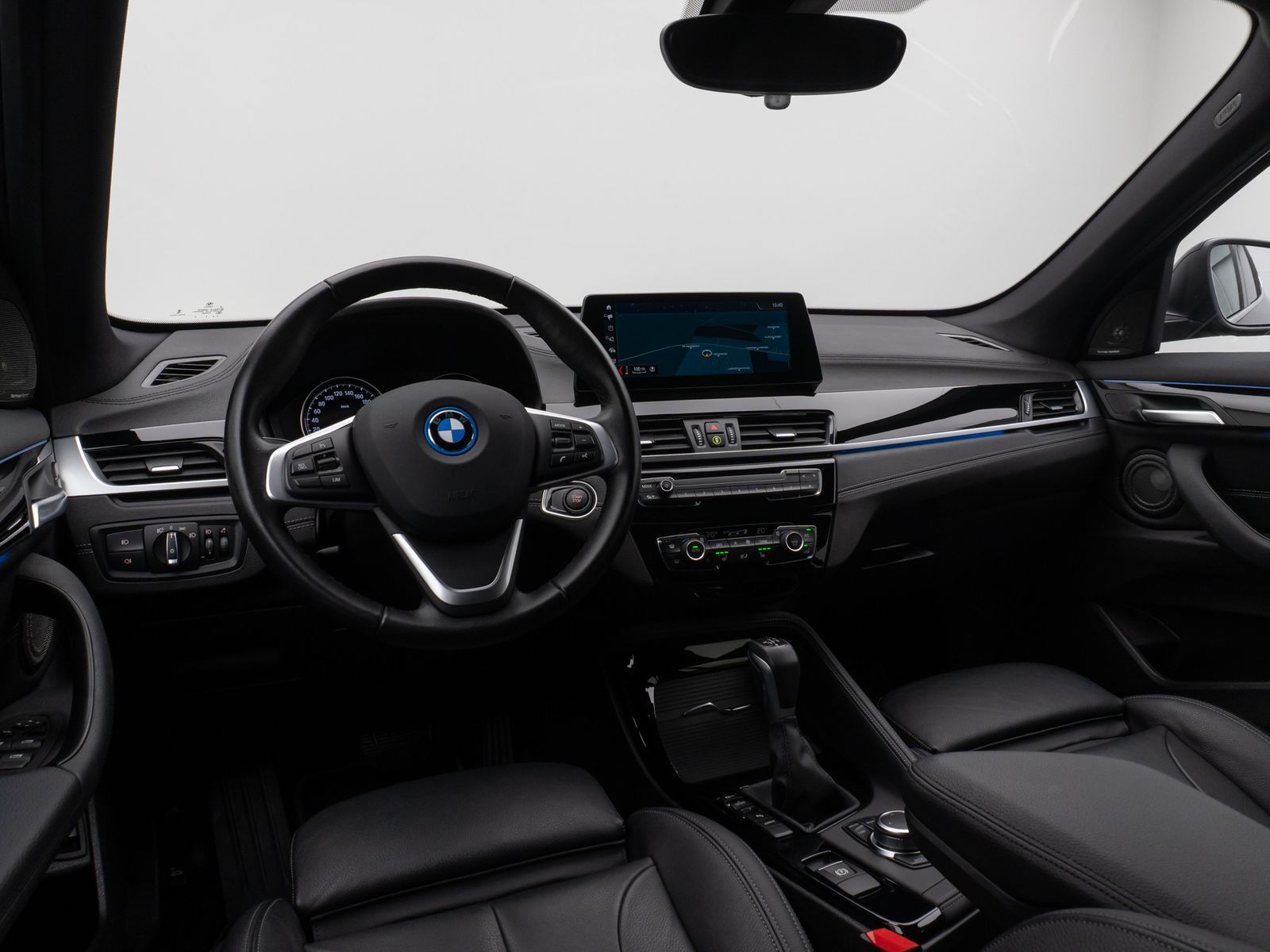 Fahrzeugabbildung BMW X1 xD25e xLine Kamera HUD DAB H/K Komfort Sport