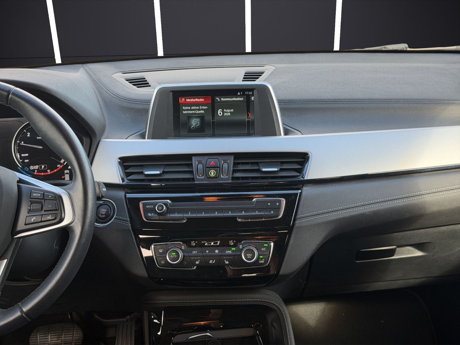 Fahrzeugabbildung BMW X2 sDrive 18 i Advantage/Performance/Tempomat/