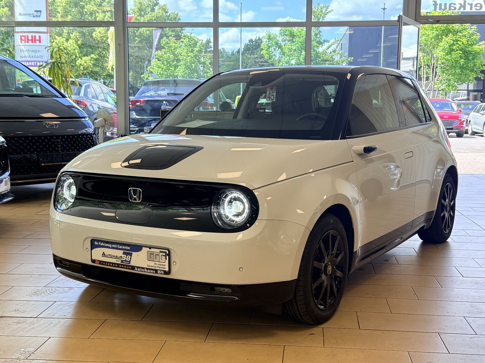 HONDA e