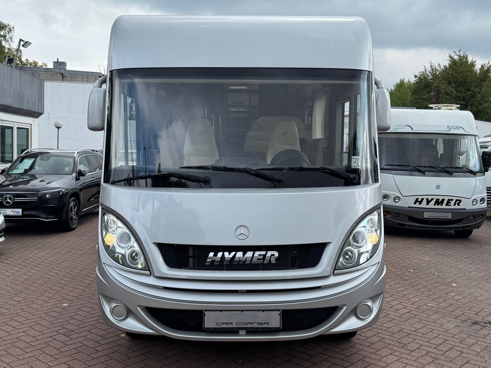 Fahrzeugabbildung HYMER / ERIBA / HYMERCAR B-KLASSE 680 STARLINE MB 3.0 D V6 HYD HÜBSTÜTZEN