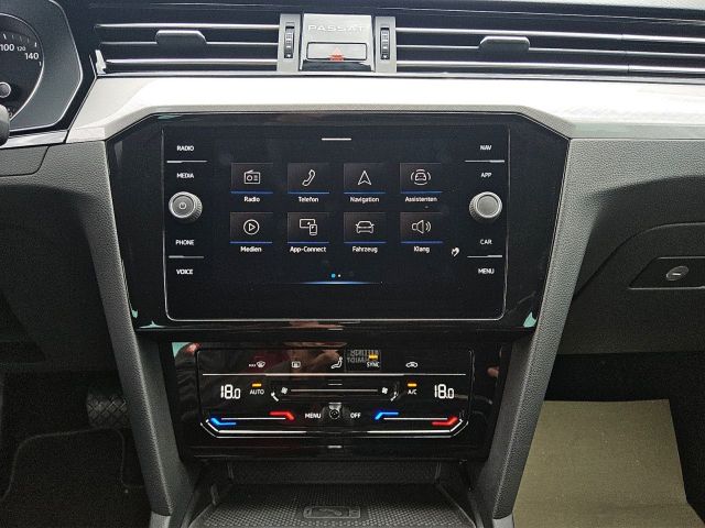 Passat Variant 1.5TSI Aut. Business Navi AHK LED