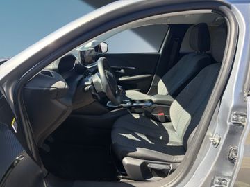 Peugeot 208 1.2 PureTech 100 Allure NAVITEMPOMATLEDKA