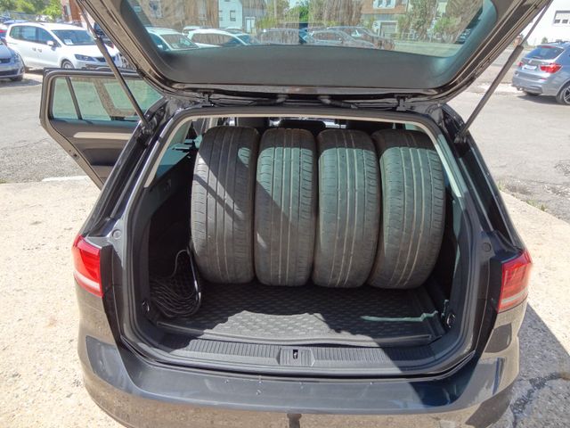 Fahrzeugabbildung Volkswagen Passat Variant Comfort/1.Hd/SitzH/AHK/59TKM/150P