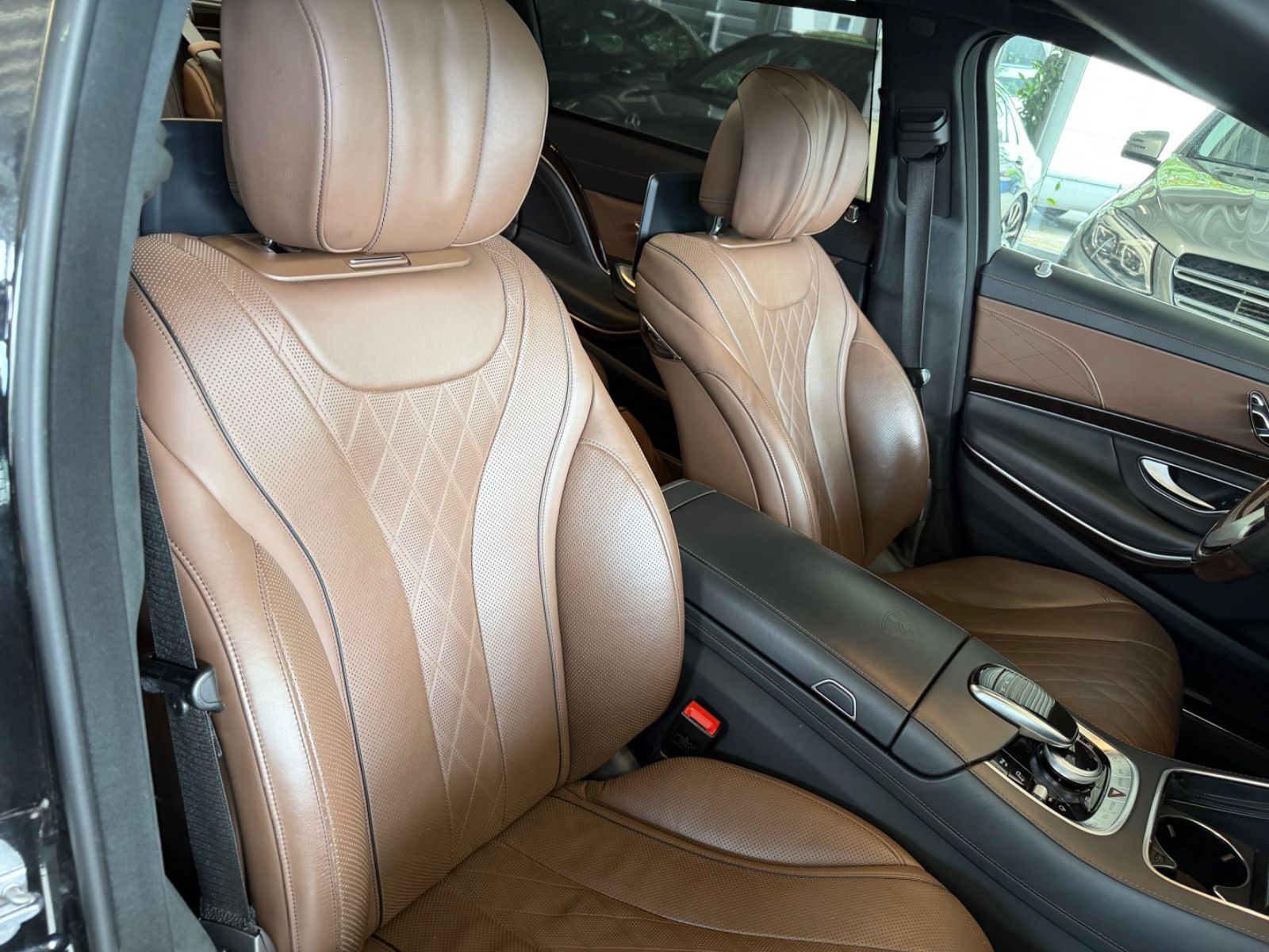 Fahrzeugabbildung Mercedes-Benz S 560 S Maybach Limousine 4Matic