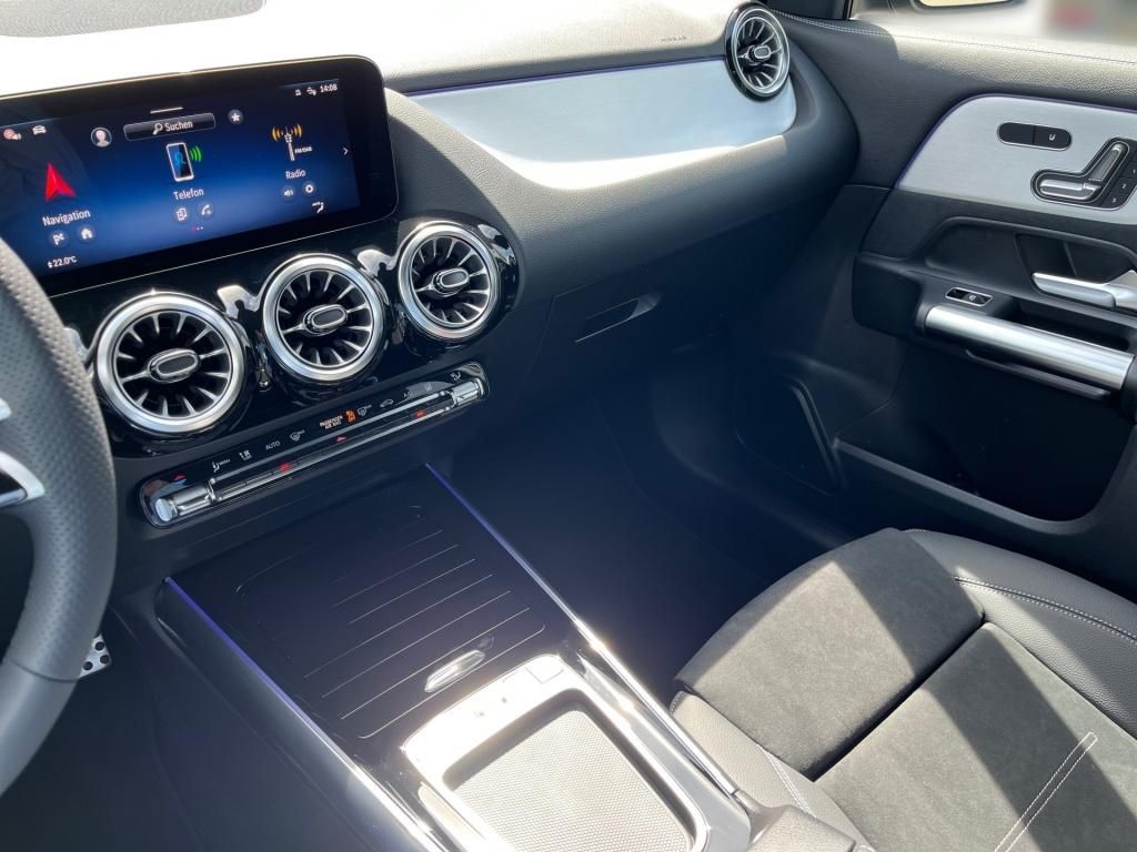 Fahrzeugabbildung Mercedes-Benz GLA 250 e +SPECIAL-EDITION+ASSISTENZ+AHK+DIGITAL