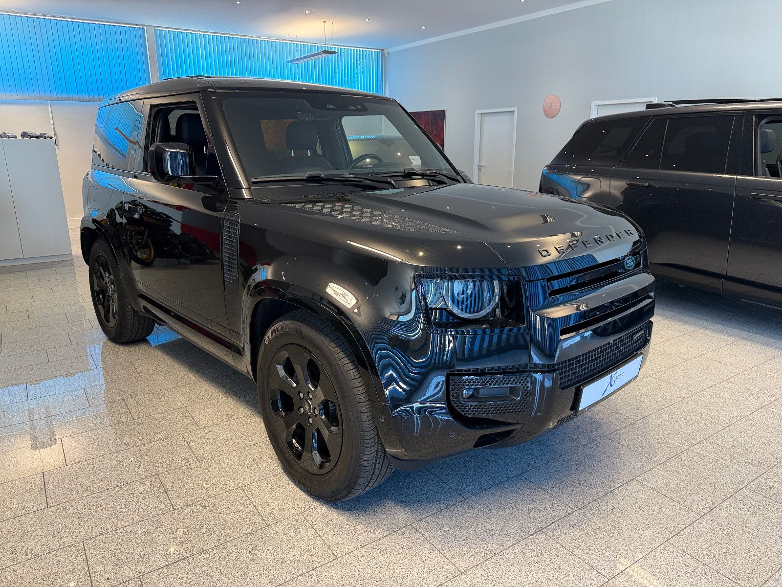 Land Rover Defender 90 D200 X-Dyn. SE / Pano. / Black Pack foto 2