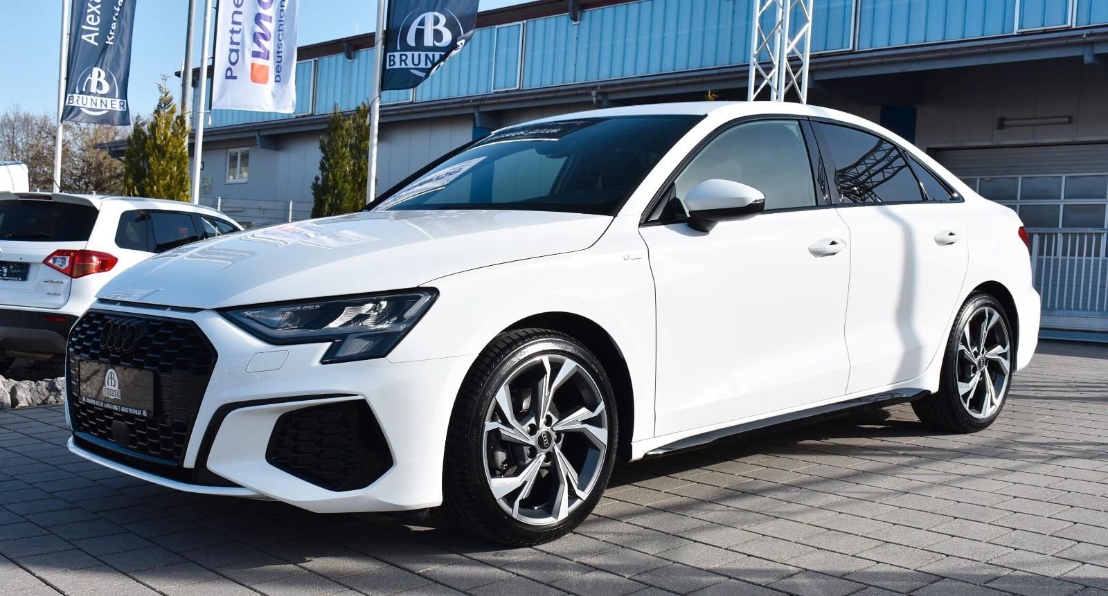 Audi A3 Limousine 35 TFSI S line 1. Hand !!